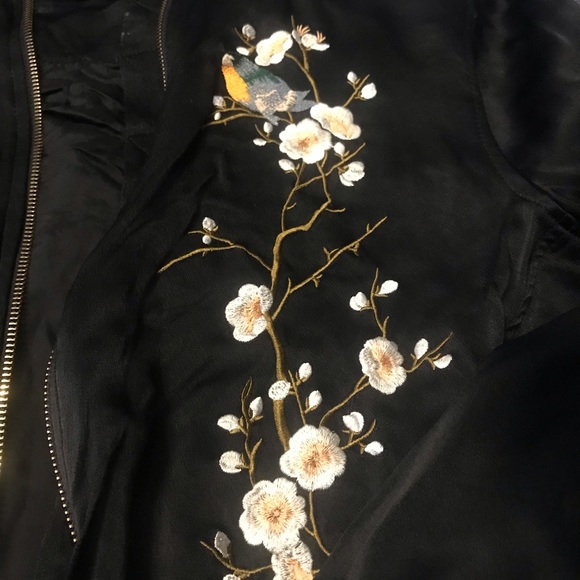 Jacket size small - Picture 4 of 8